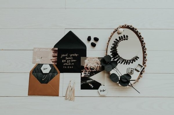 Les Accessoires Indispensables pour Parfaire ses Bijoux