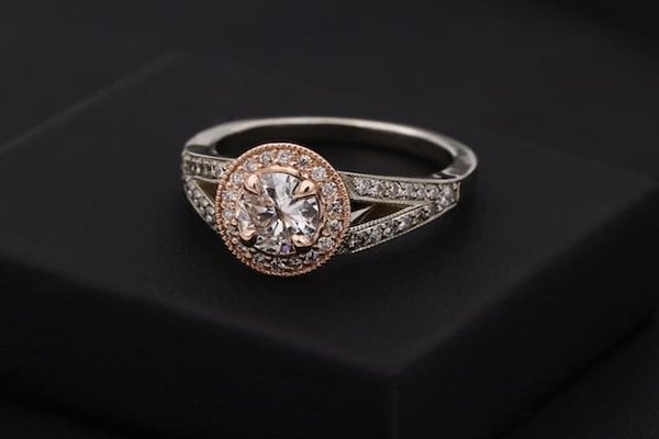 Quels sont les avantages et les inconvénients des bijoux de luxe ?