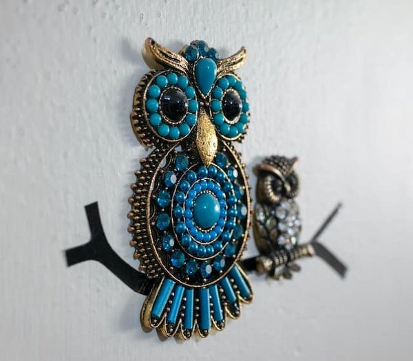 Les marques et époques de bijoux vintage les plus recherchées