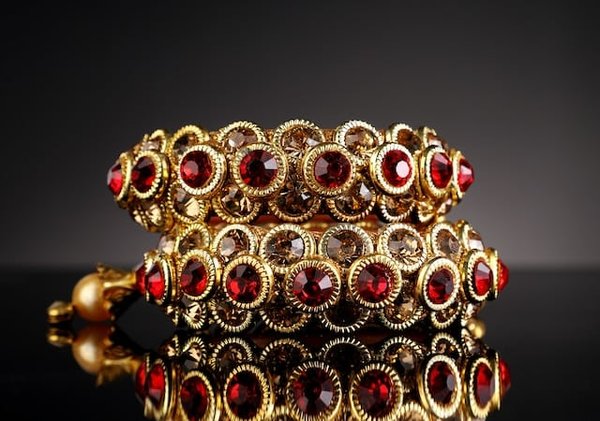Comment restaurer et valoriser ses bijoux vintage ?