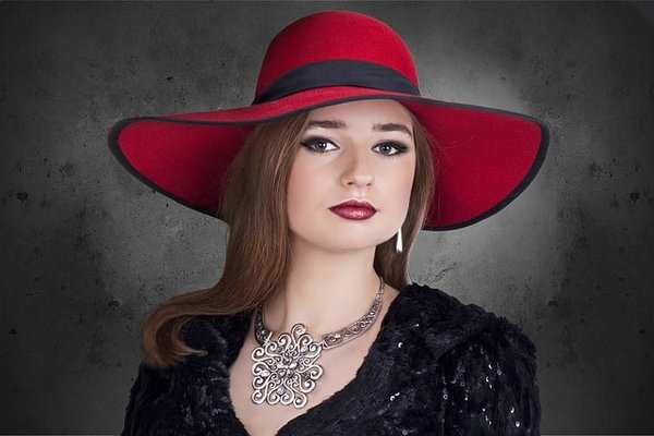Comment choisir les accessoires adaptés à votre morphologie et à votre style ? Conseils mode pour tous