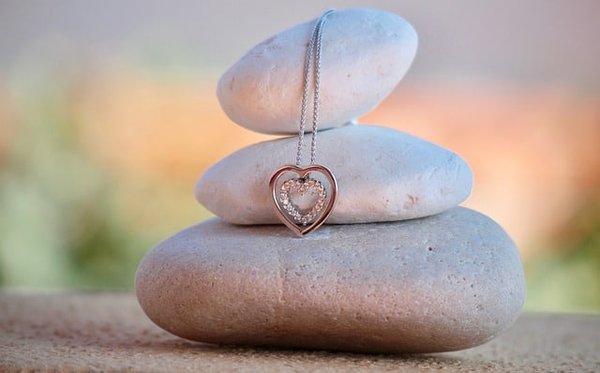 Quels sont les bijoux de luxe tendances en 2023 ?