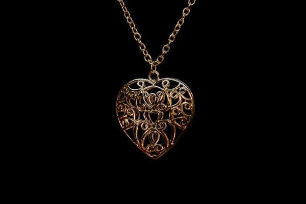 Les Meilleures Marques et Sites pour Acheter des Bijoux de Luxe