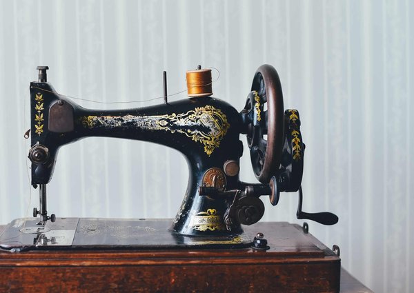 Où acheter en ligne des machines à coudre pour repriser ?